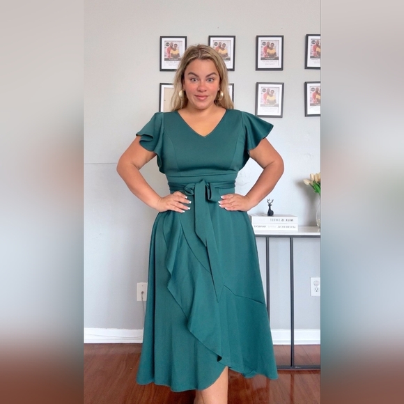 Women's Plus Size Formal Wedding Guest Dress with Ruffles V-Neck Long Low Party - Picture 3 of 16